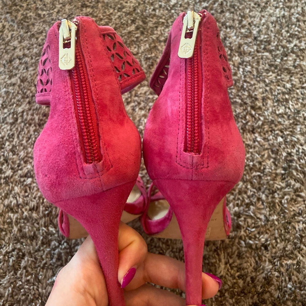 Pink Heels - Picture 3 of 4